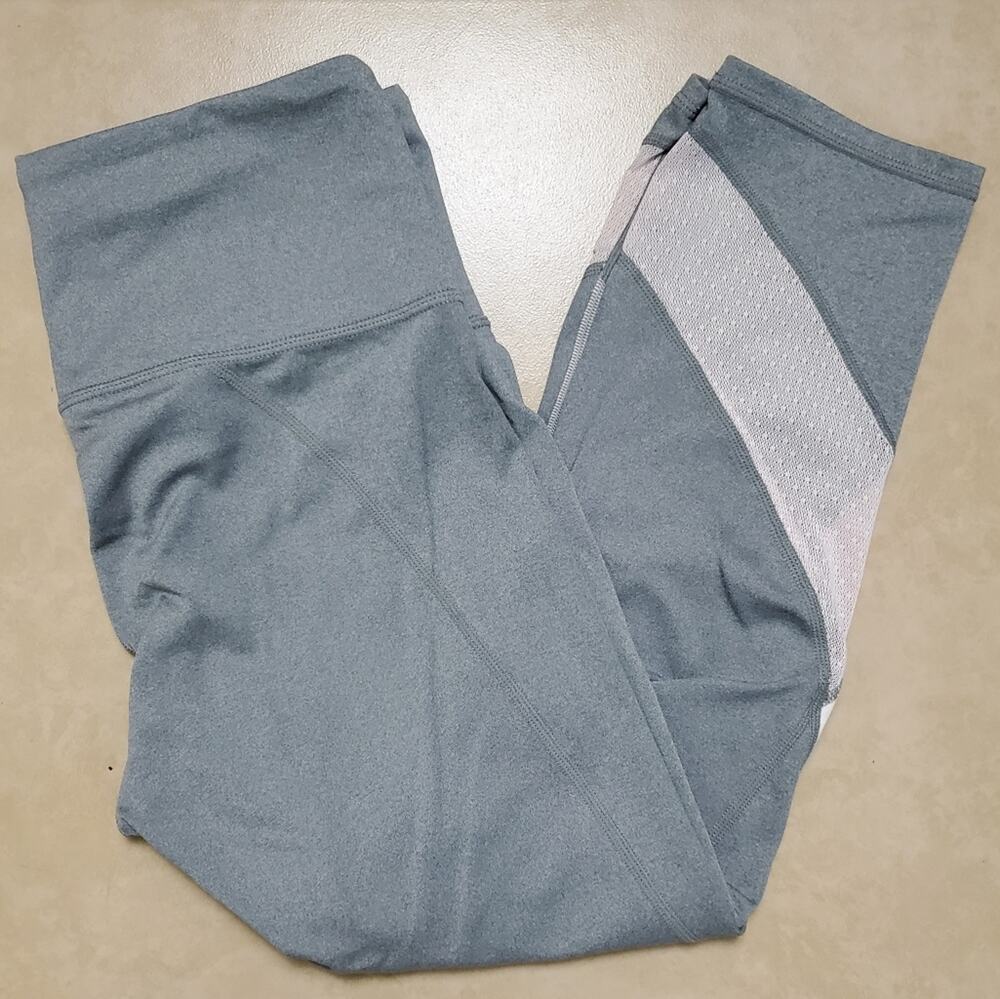 Athleta Light Grey Crop Leggings SZ Small